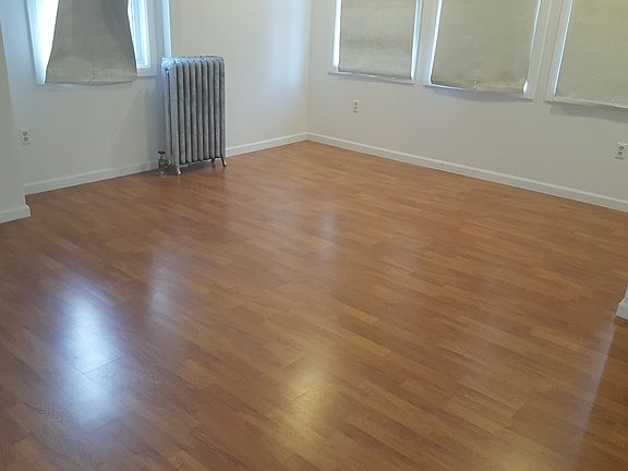 3rd image of 150 Park Pl