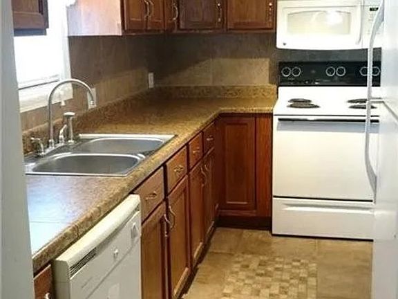 3rd image of 1705 NW Euclid Ave