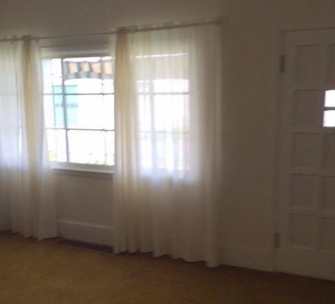 5th image of 242 S Barry St