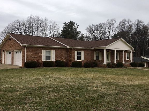 3rd image of 222 Annhurst Dr