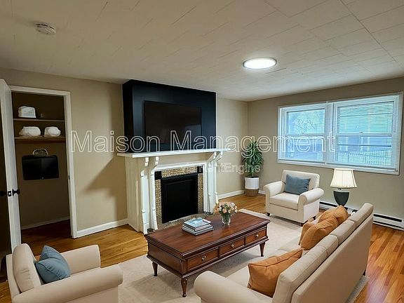 3rd image of 19 Park Ave