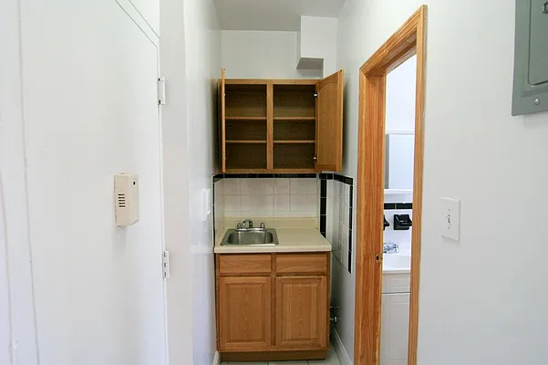 Rented by Horowitz Real Estate | media 21