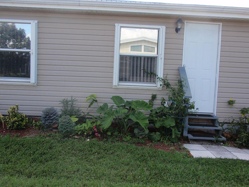 2nd image of 3206 Crabwood Court