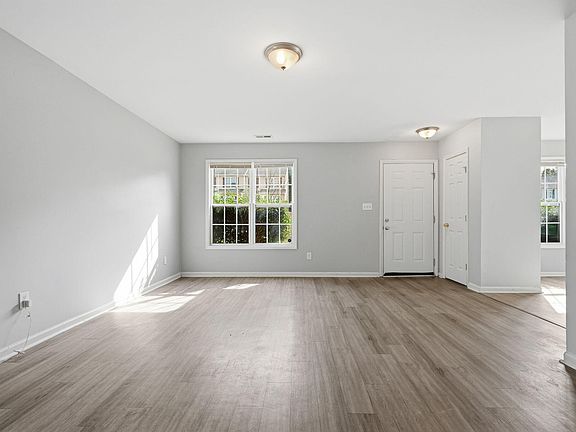 4th image of 2826 Herndon Village Way