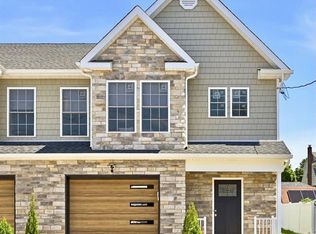 77 Chestnut St, Lodi, NJ 07644