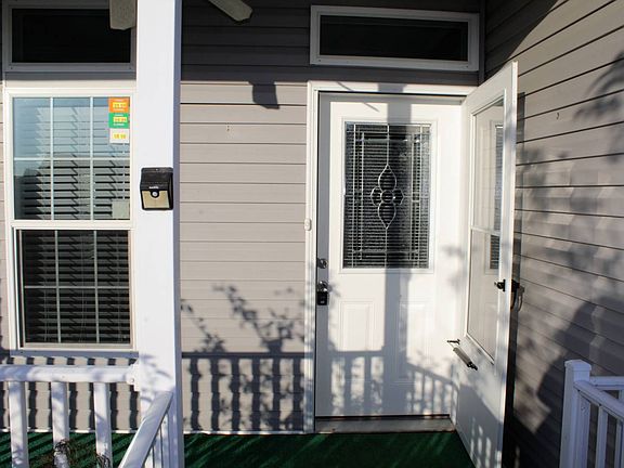 3rd image of 5351 Laurel Oak Dr