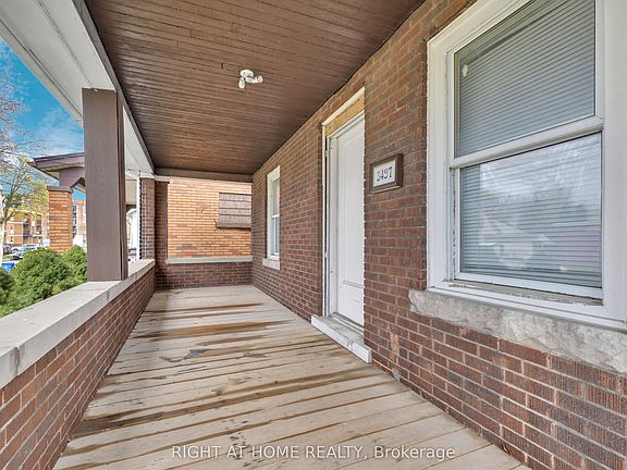 4th image of 3497 Peter St