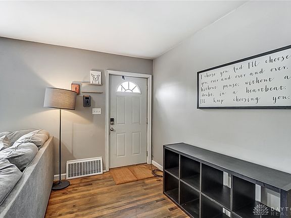 3rd image of 1505 Park Dr