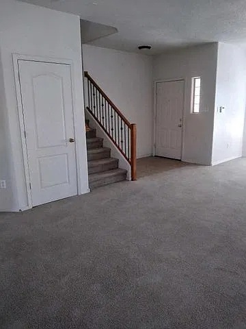 4 bed, 2831 sqft, $2,400 — Photo 3