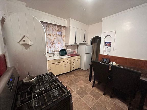 4th image of 1504 E 34th St