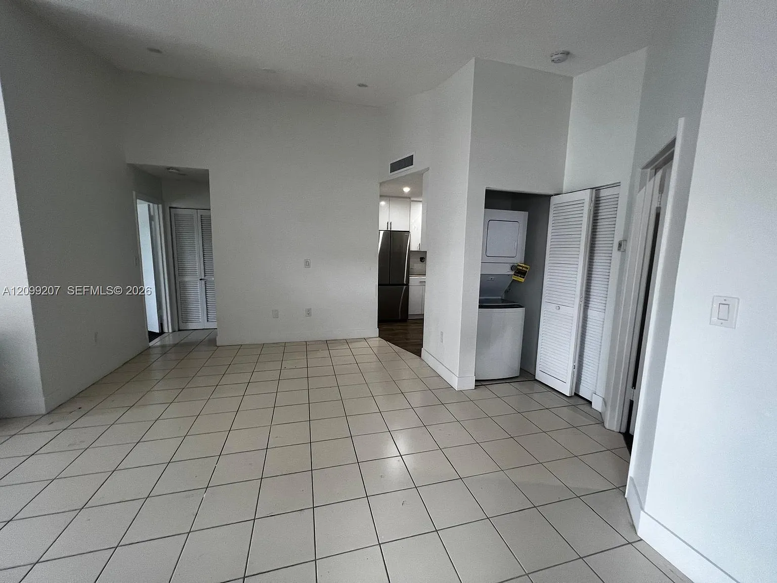 Point Lake Condo I — Photo 4