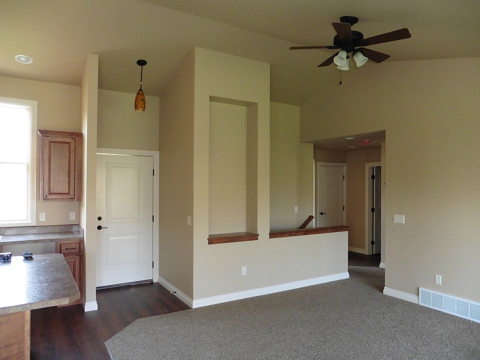2nd image of 3114 N Daffodil Dr