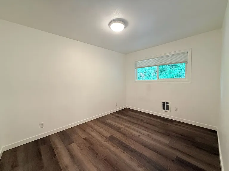 39th Ave Flats — Photo 45