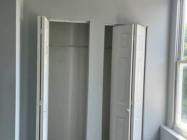 1115 N Lakewood Ave — Photo 11