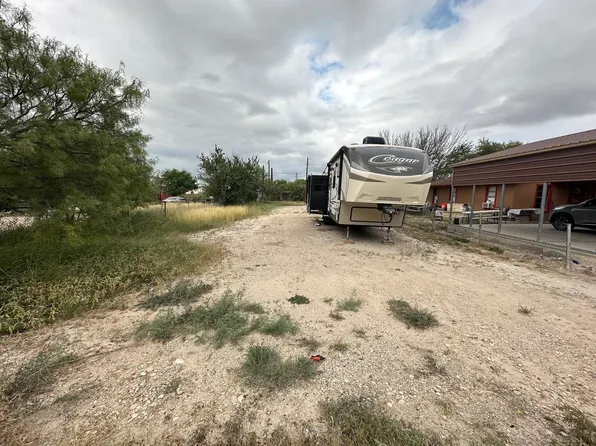 308 E Viesca St #15, Del Rio, TX 78840
