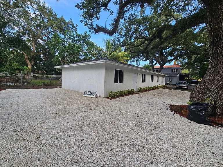 3031 NW 15th St #1 — Photo 3