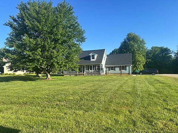 3rd image of 315 Dallas Dr