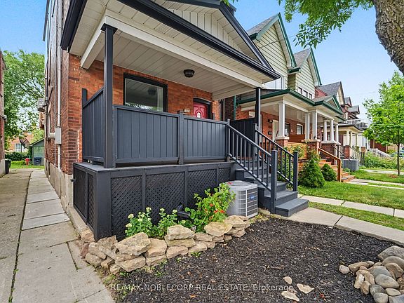 3rd image of 1035 Dovercourt Rd