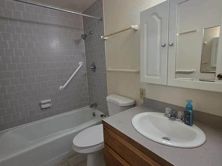 1875 Kalanianaole St #608 — Photo 9