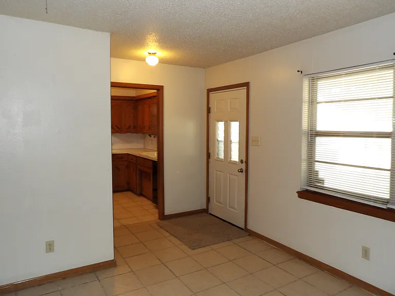 1610 NW Black Mesa Dr — Photo 2