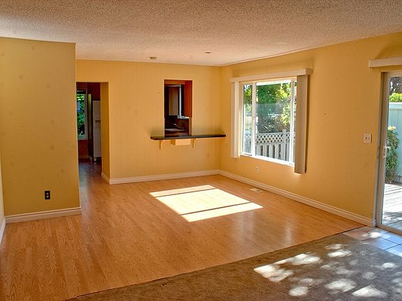 5th image of 3923 104th St E