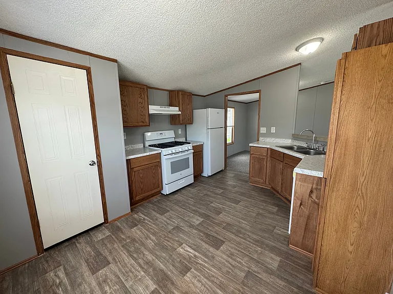 Westbridge Manor — Photo 103