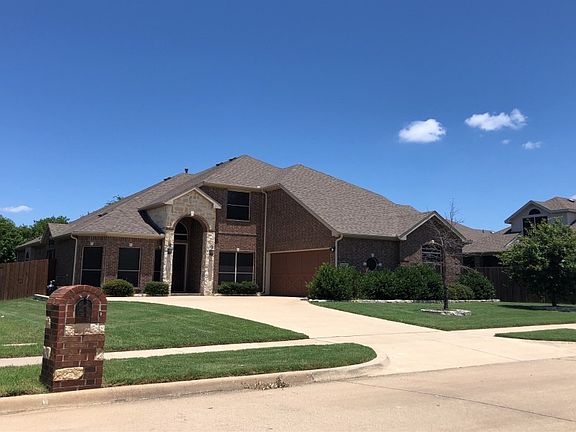 3rd image of 4515 Woodcrest Ln