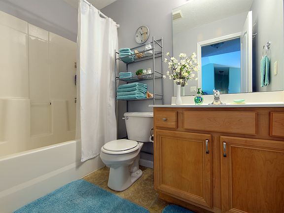 3rd image of 6817 Shrewsbury Ct