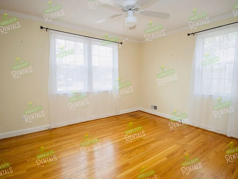 2829 Duncan St — Photo 17