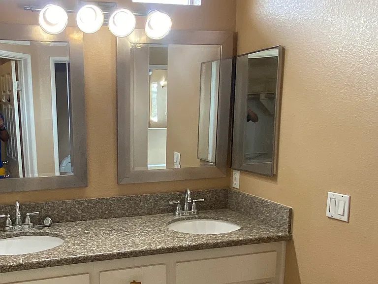 6353 Avenida De Las Vistas #1 — Photo 15