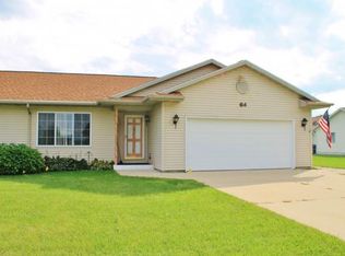 64 Kairis Ct, Fond Du Lac, WI 54935