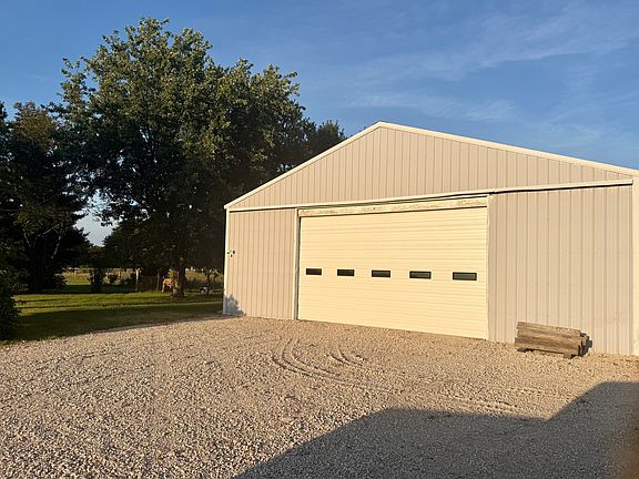 2nd image of 652 Paw Rd