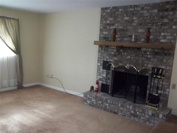 5th image of 6106 Falkland Dr