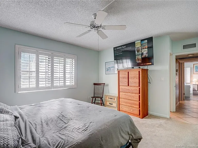 1289 NE Ocean Blvd #2 — Photo 23