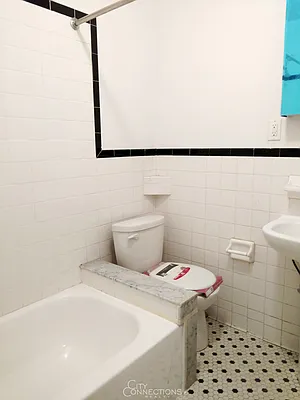 Rented by City Connections Realty | media 10