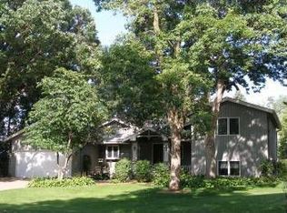 3013 Greene Ave N, Oakdale, MN 55128