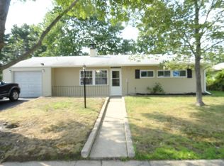 111 Border Rock Rd, Levittown, PA