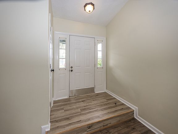 3rd image of 4011 Eagle Cove Cir