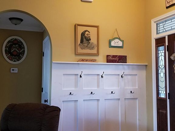 5th image of 110 Lindenwood Pl