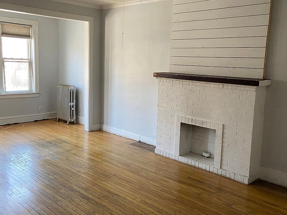 1st image of 4710 N Washtenaw Ave #3S