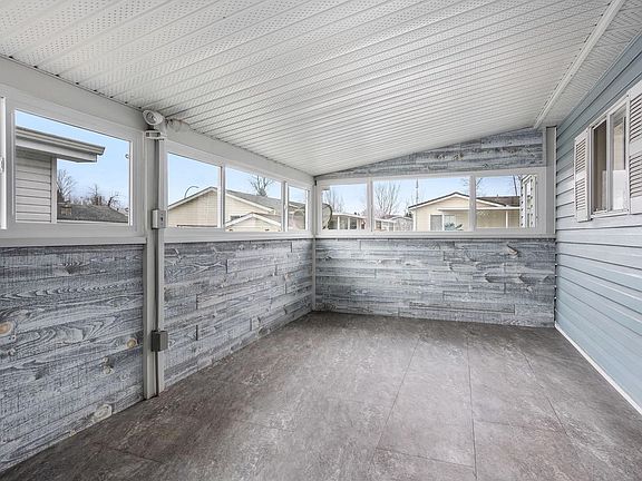 4th image of 9055 Ashwell Rd #136