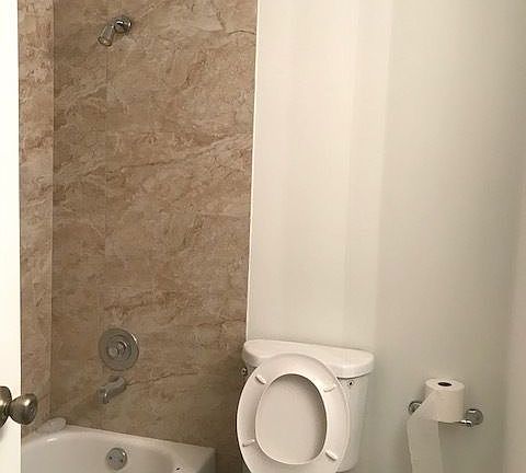 5th image of 3320 S Indiana Ave #1G