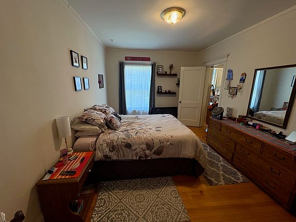3rd image of 3611 N Pine Grove Ave #1