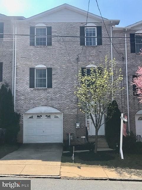 1st image of 1620 W 9th St