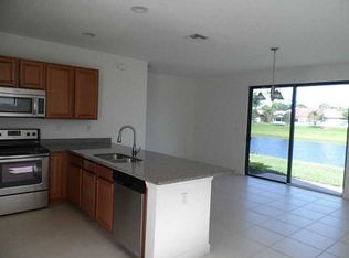 375 Ne 194 Ln, Miami, FL 33179