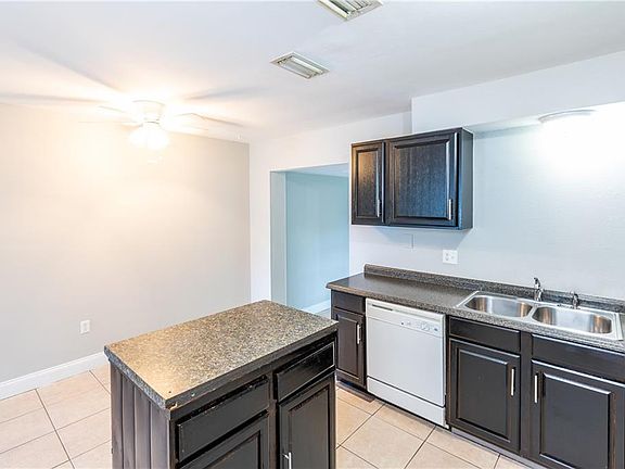 4th image of 1205 Monterey Dr