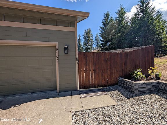 3rd image of 18192 W Spuler Ln