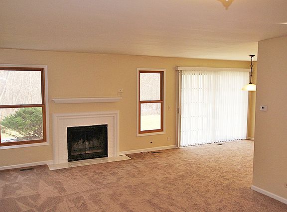 2nd image of 1840 Fox Run Dr Unit B