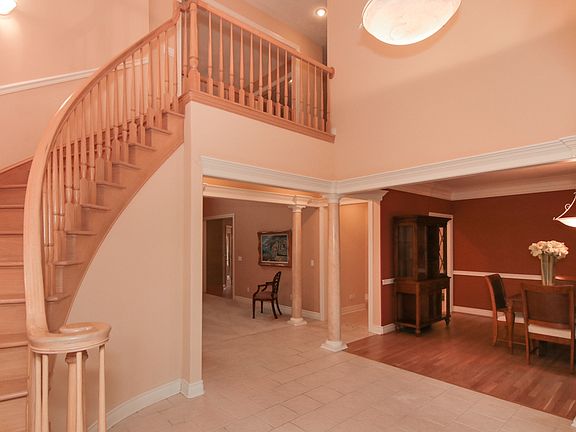 3rd image of 400 S Stonehaven Dr