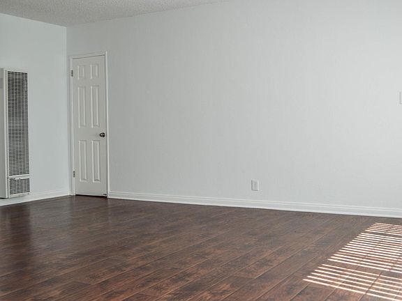 5th image of 4439 Murietta Ave APT 21